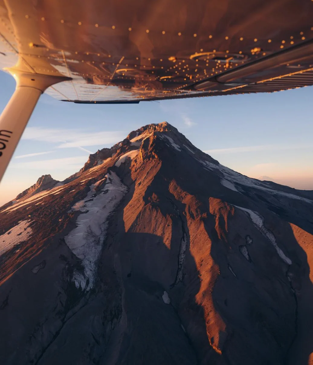 Mount Hood Plane Tour - Image 2