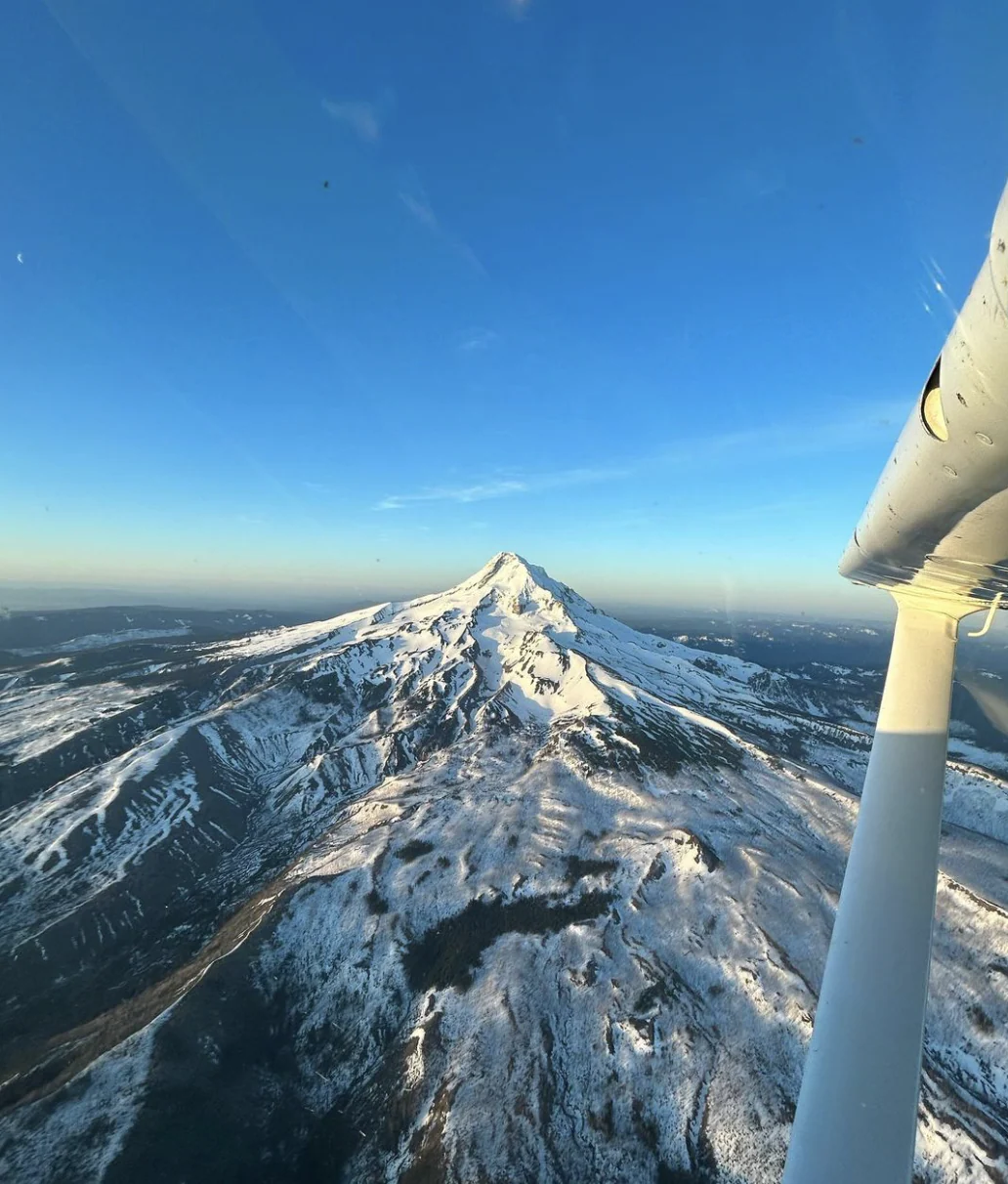 Mount Hood Plane Tour - Image 4