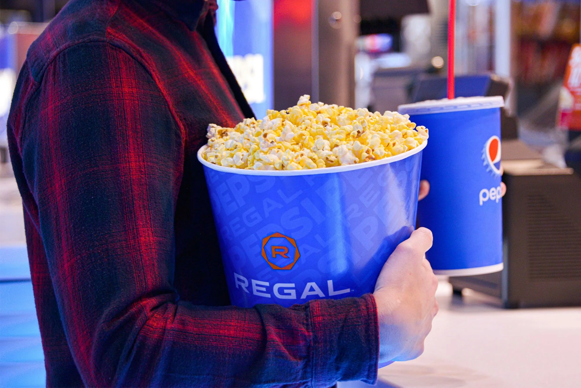Movie Date Night for two with drinks and popcorn - Image 4