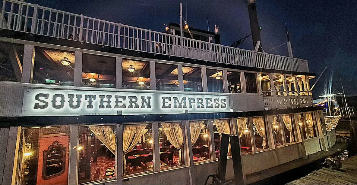 Murder Mystery Dinner Cruise on Lake Conroe - Image 4