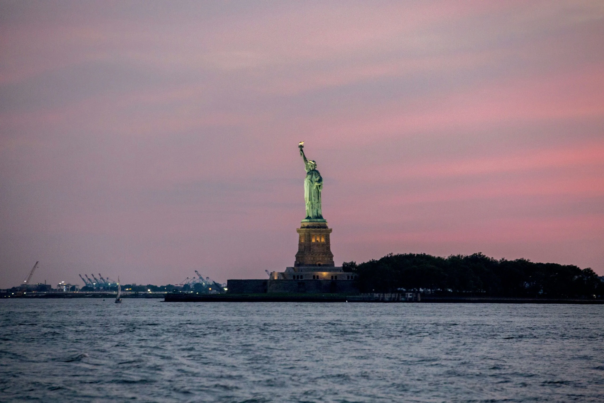 New York City Dinner Cruise from Queens - Image 2