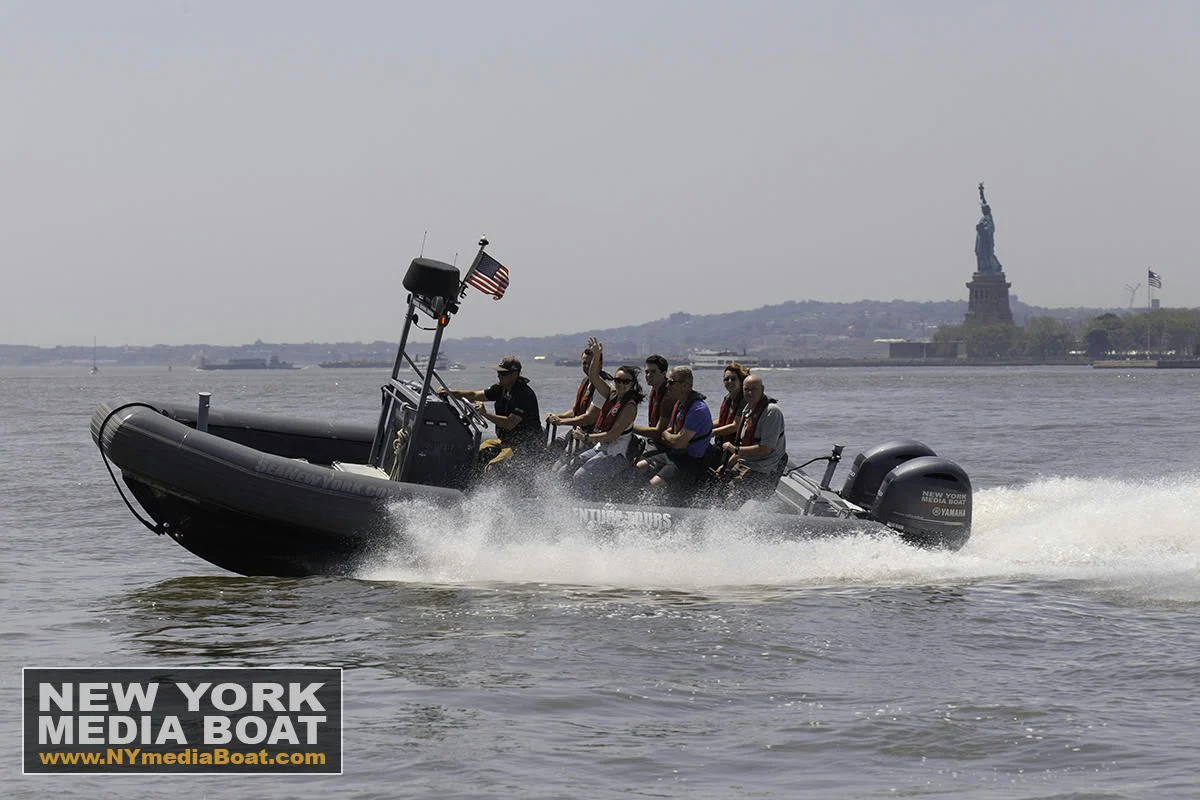 New York Harbor Private Speedboat Tour - Image 2