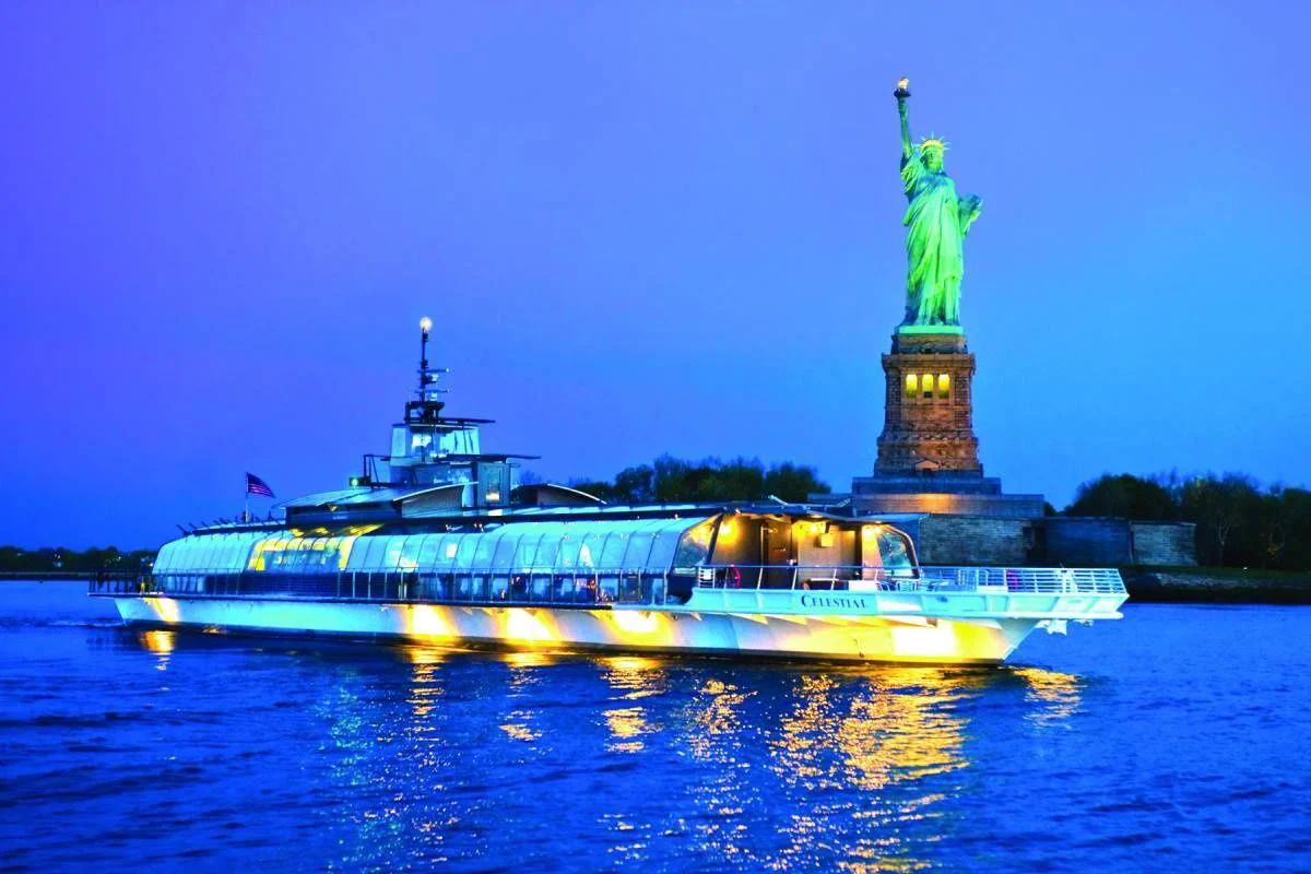 Weekday & Sunday NYC Bateaux Premier Dinner Cruise - Image 5