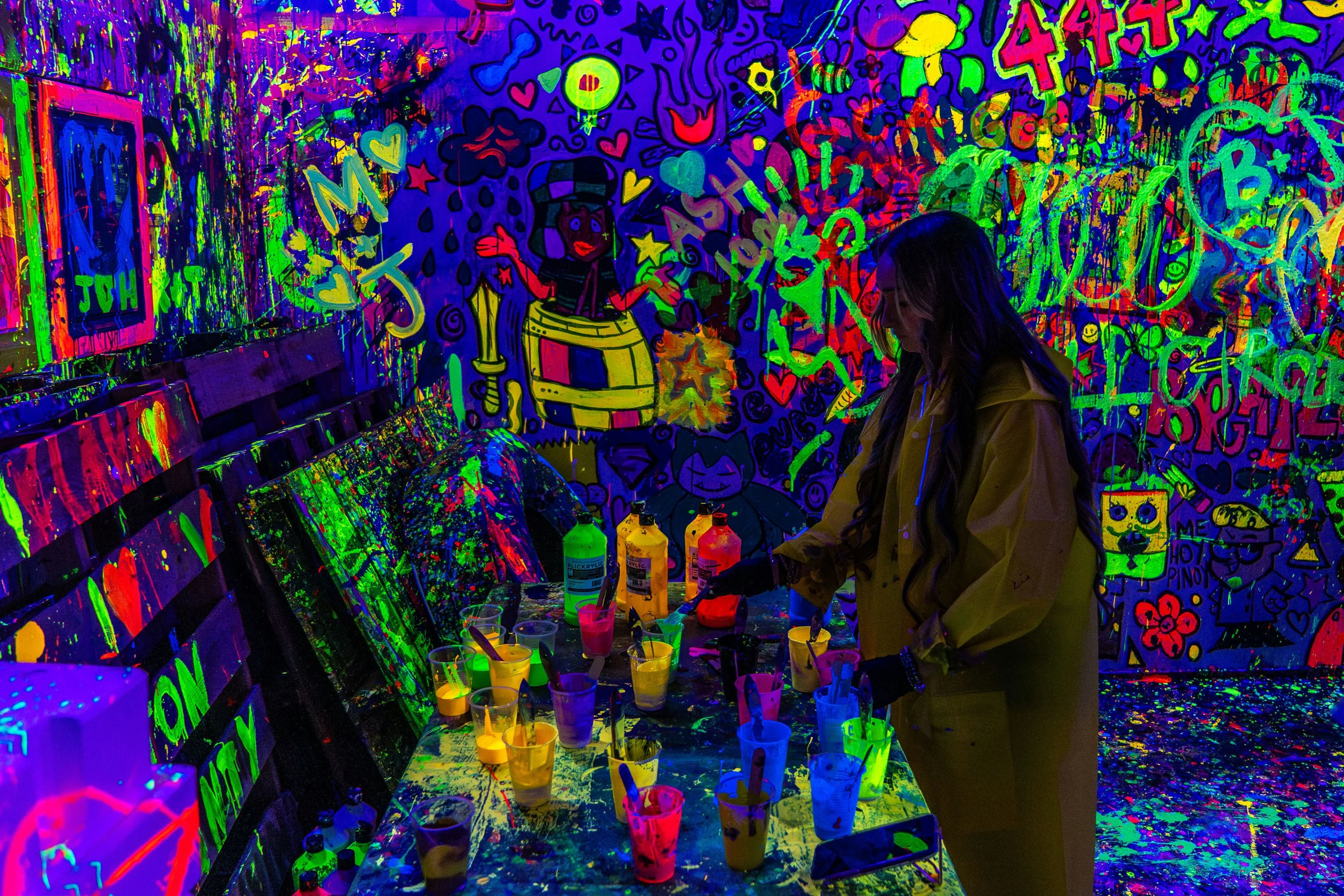 NYC Glow in the Dark Immersive Art Experience - Image 2