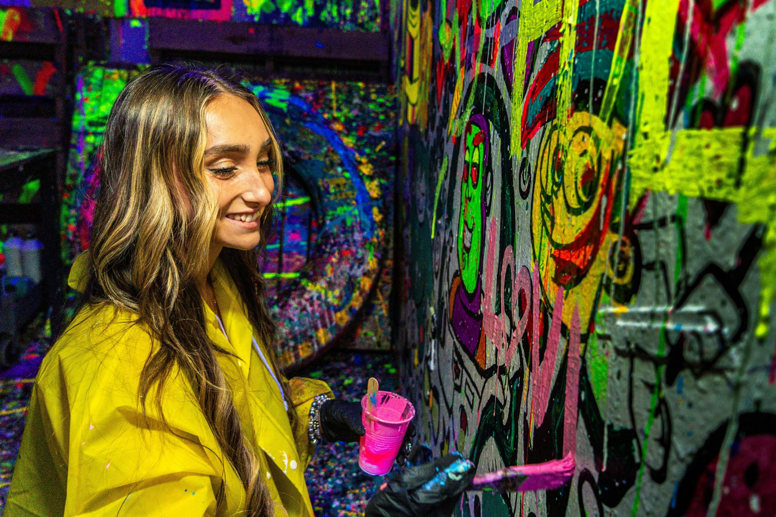 NYC Glow in the Dark Immersive Art Experience - Image 4