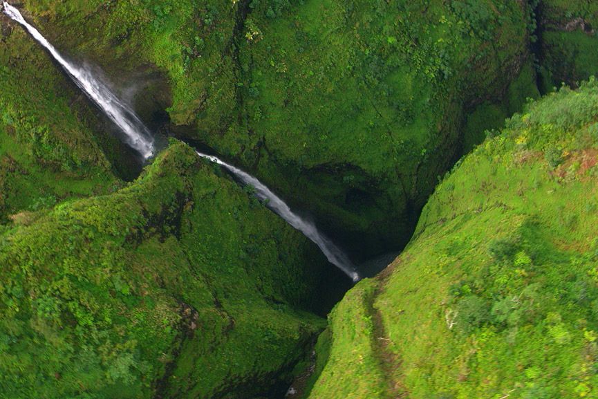Oahu Proposal Helicopter Flight with Romantic Landing - Image 9