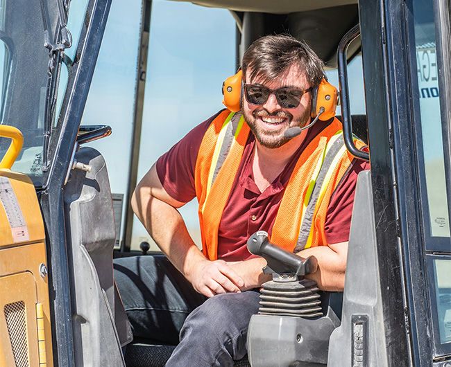 Operate a Bulldozer - Image 2