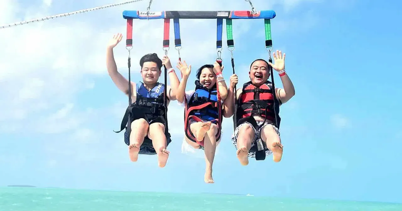 Parasailing from Smathers Beach - Image 4