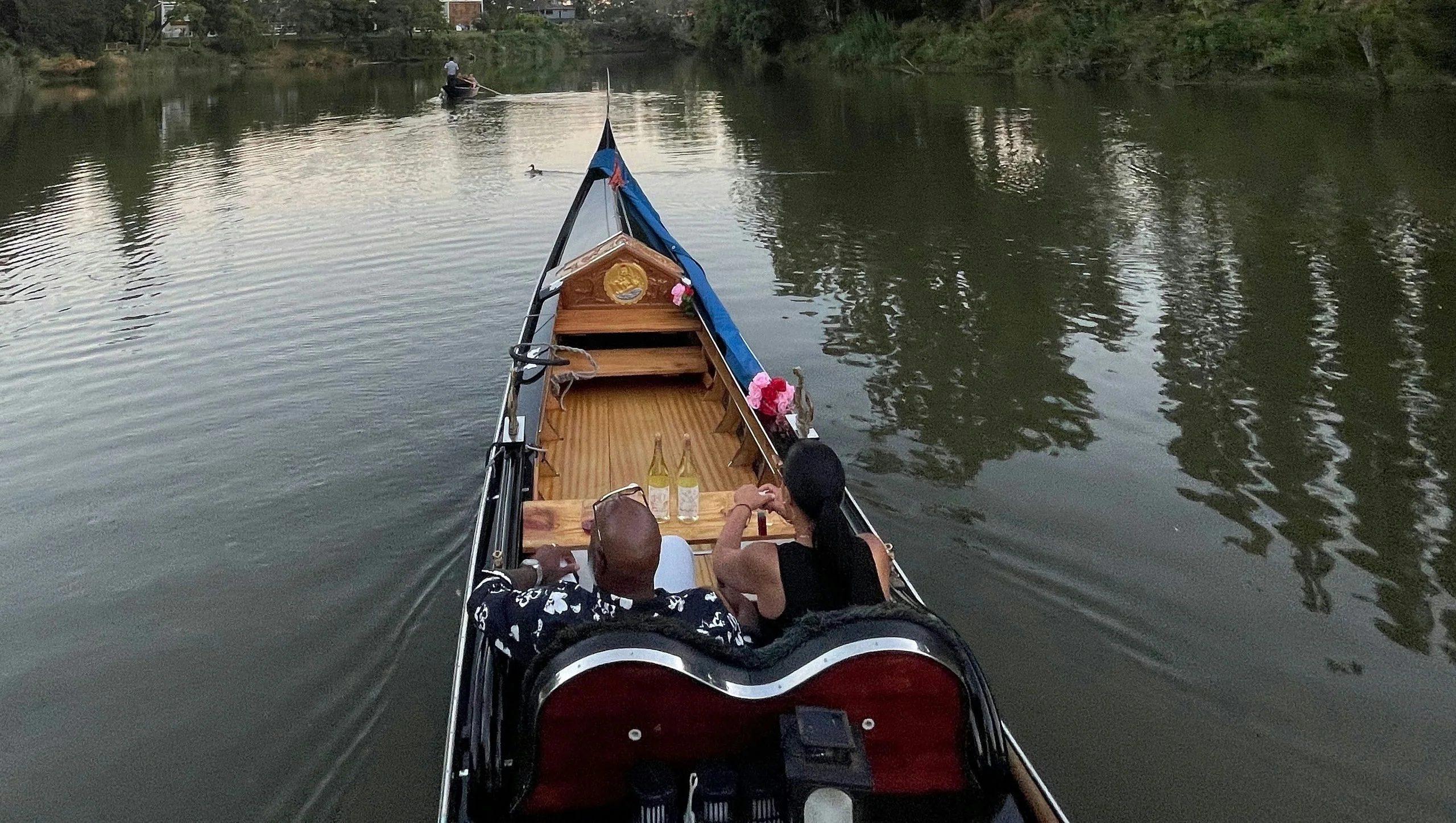 Private Gondola Cruise with Wine Tasting - Image 4