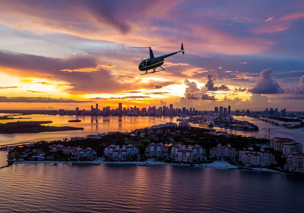 Private South Beach Helicopter Tour at Sunset - Image 3