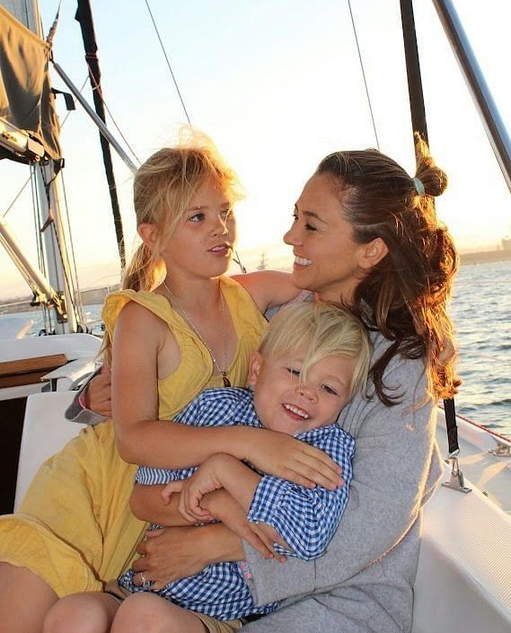 2.5 Hour Private Sunset Family Sail on a 35ft Yacht - Image 6