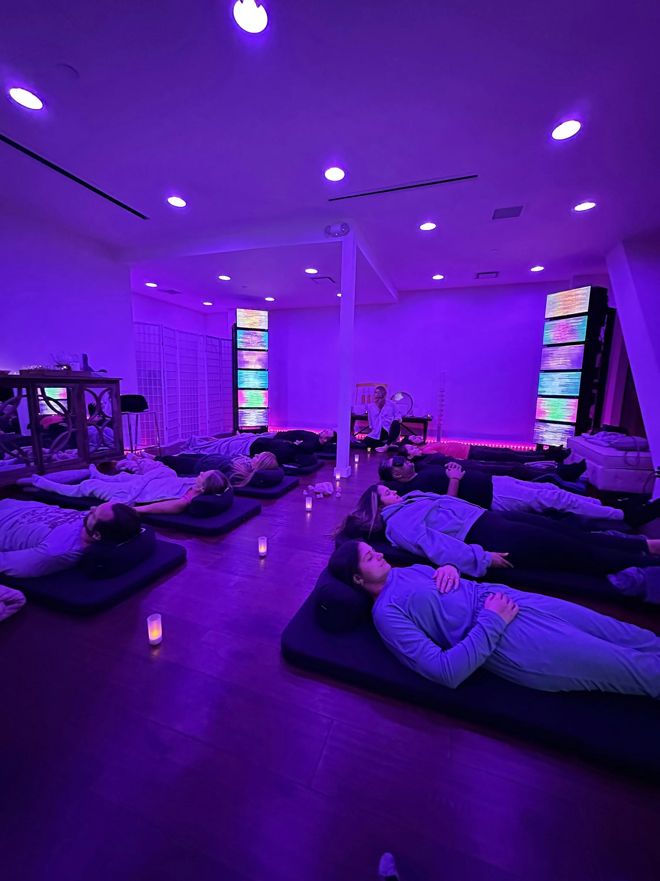 Rejuvenating Light System Therapy Session - Image 4