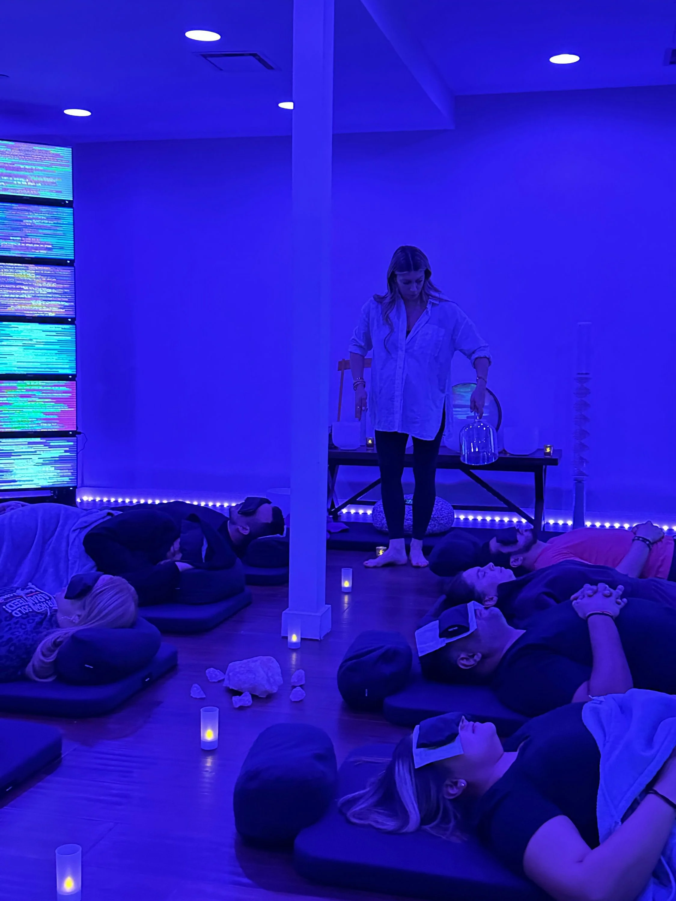 Rejuvenating Light System Therapy Session - Image 5