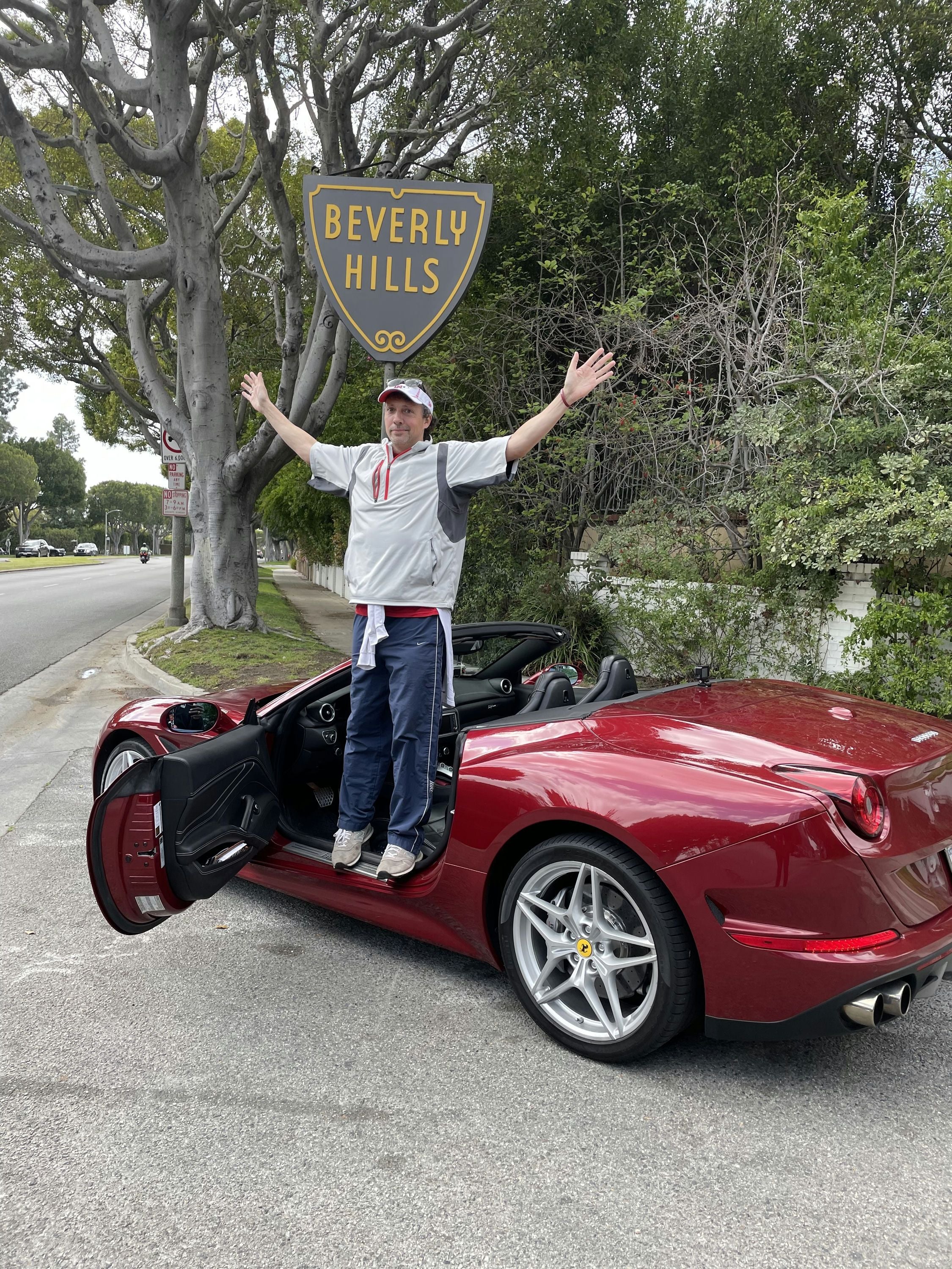 Ride or Drive a Ferrari: 30-Minute Hollywood Sign Viewpoint Tour - Image 4