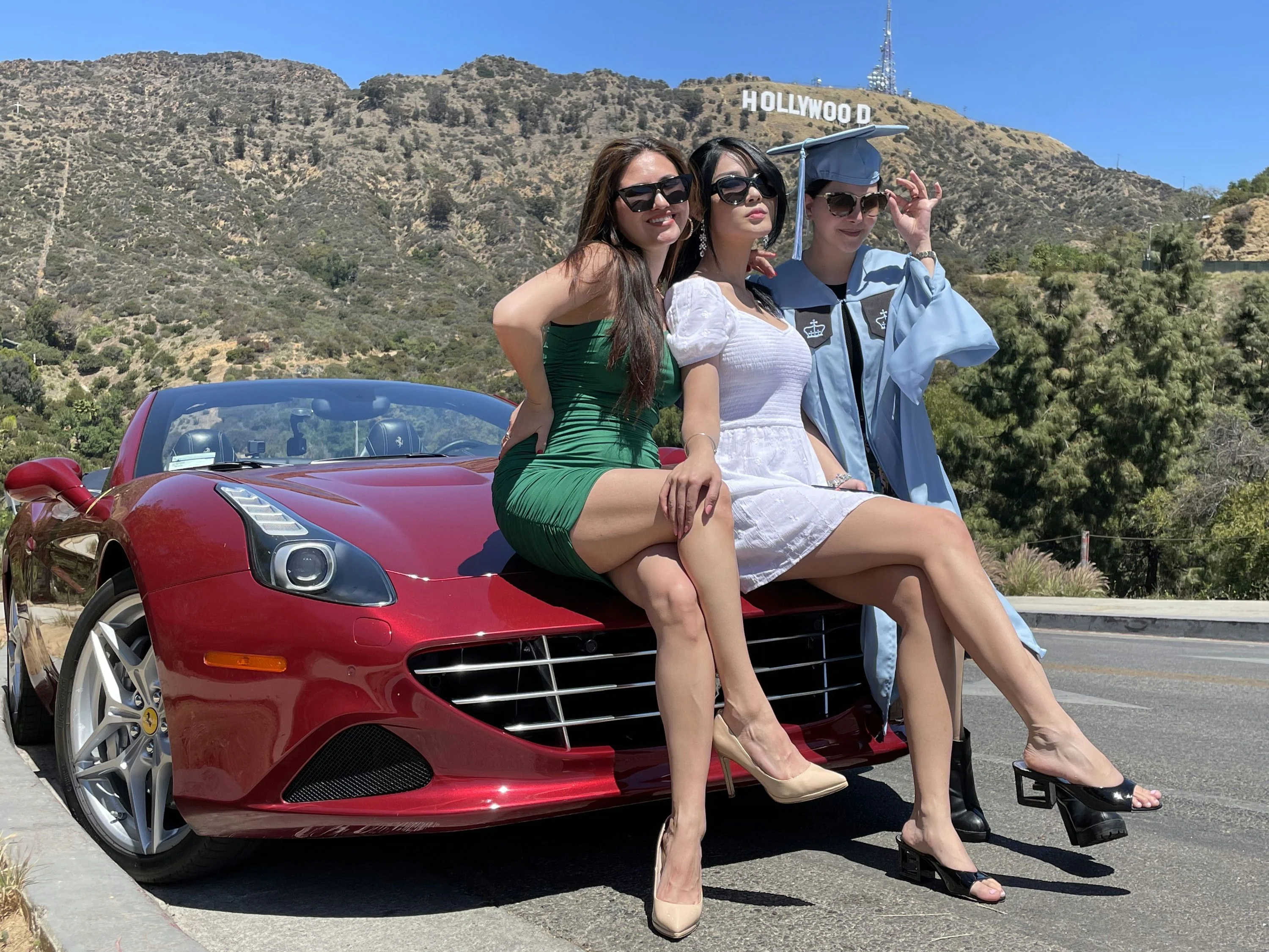 Ride or Drive a Ferrari: 30-Minute Hollywood Sign Viewpoint Tour - Image 5