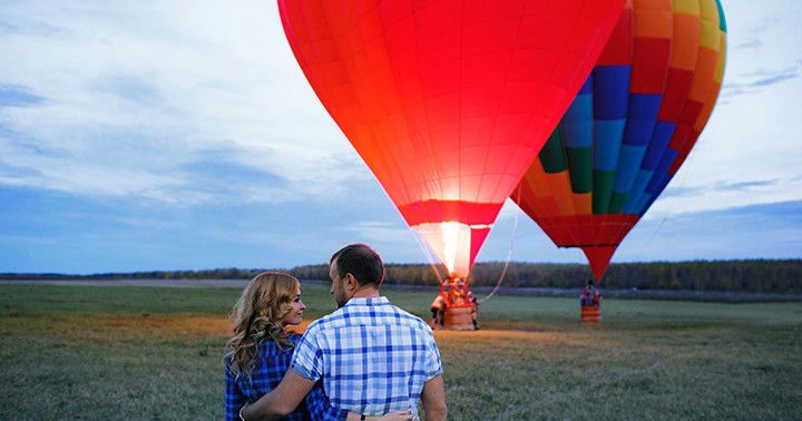 Romantic Hot Air Balloon Ride with Champagne Toast For 2