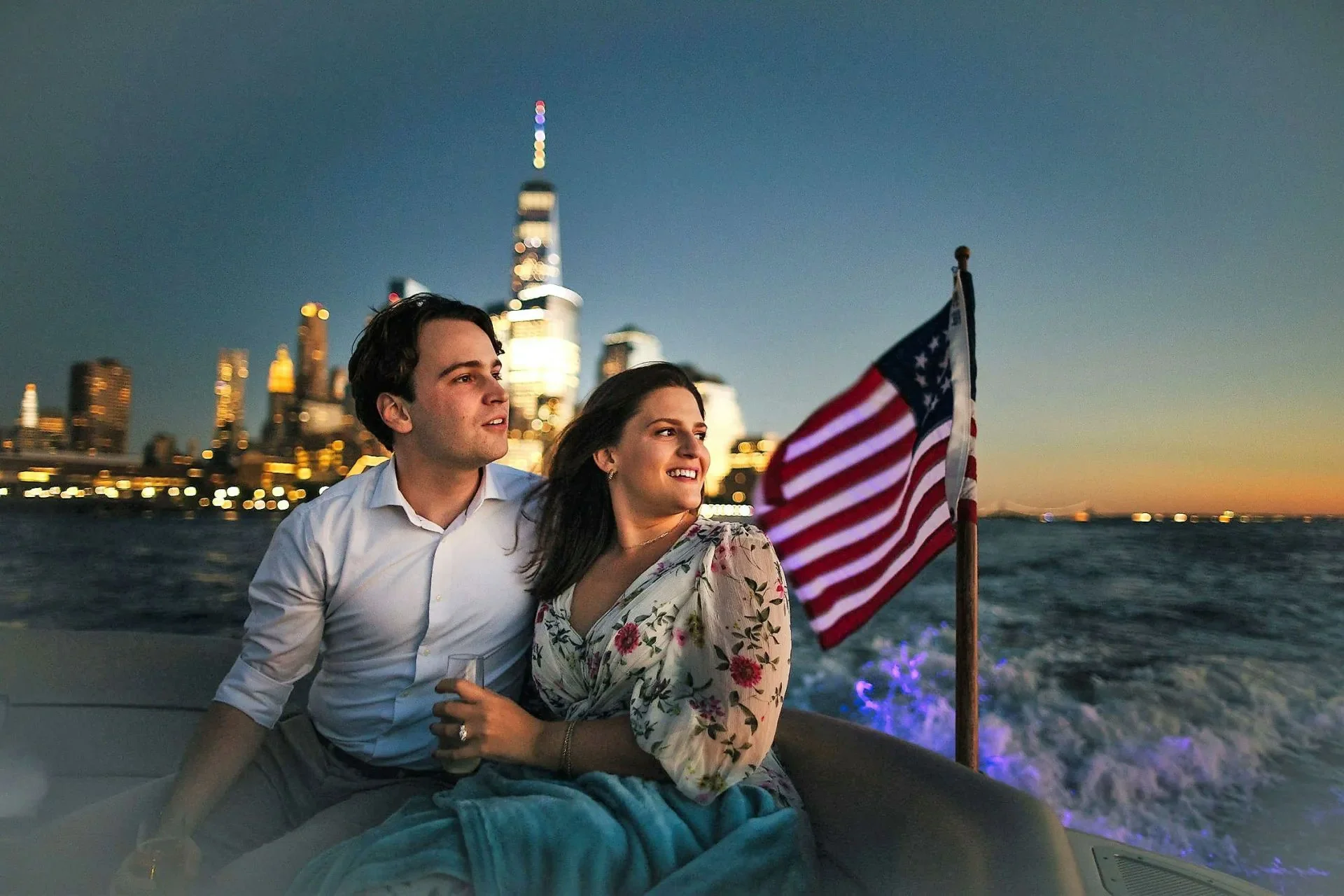 Romantic Sunset Private Yacht Cruise in NYC with Champagne - Image 3