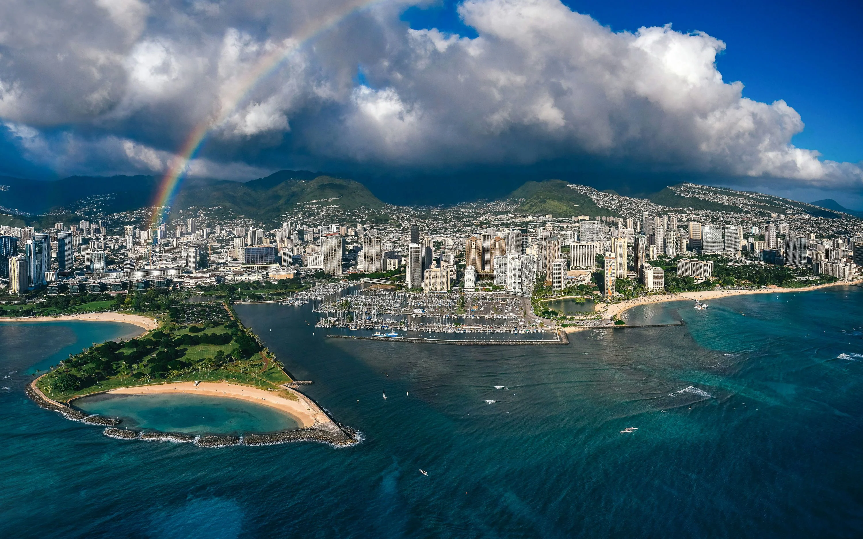 Royal Crown of Oahu Helicopter Tour - Image 6