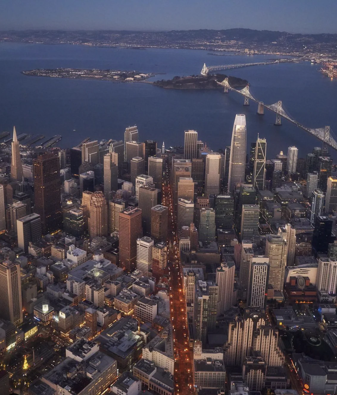 San Francisco Plane Tour at Night for Two - Image 3