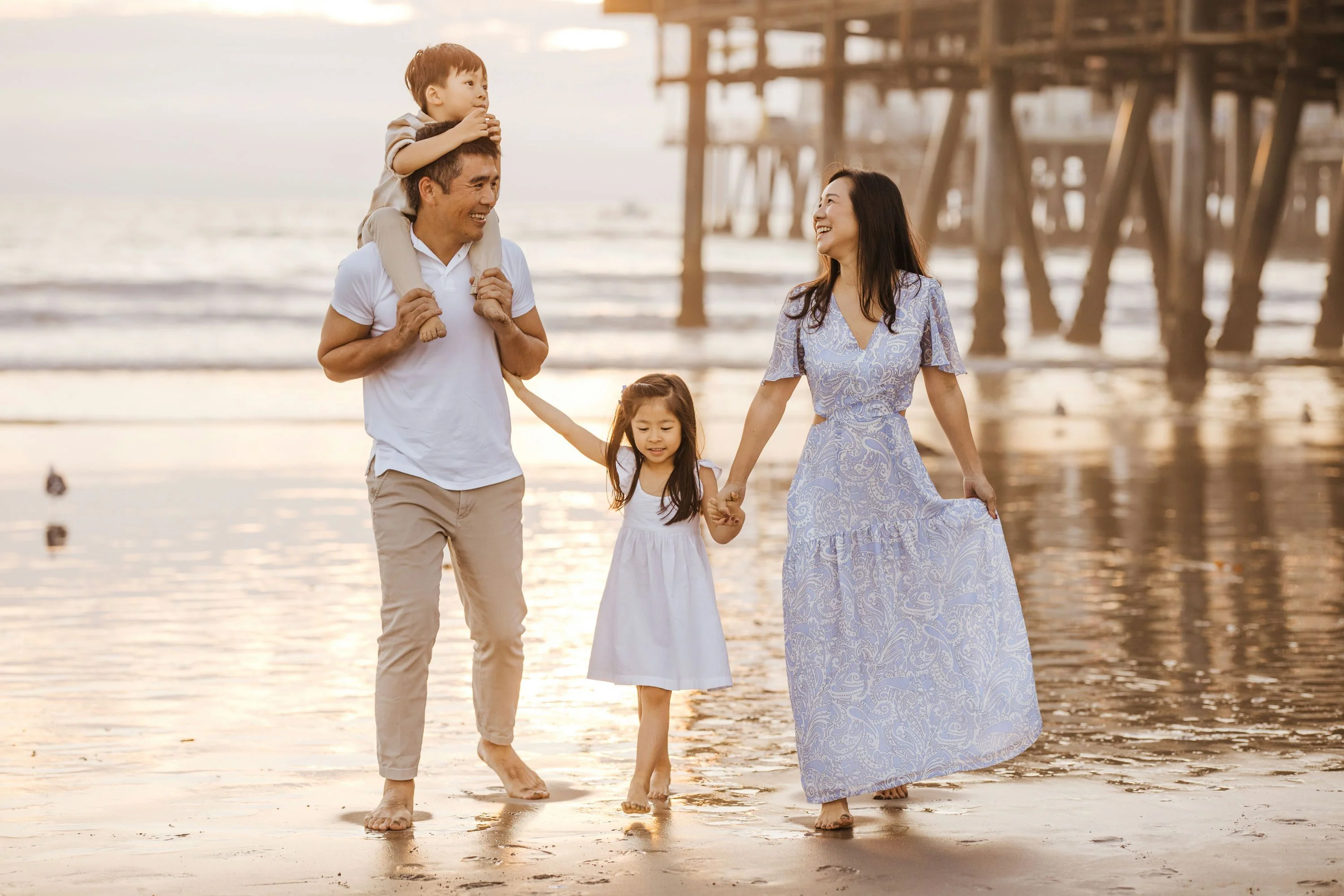 Santa Monica Pier Photoshoot with a Professional Photographer - Image 4