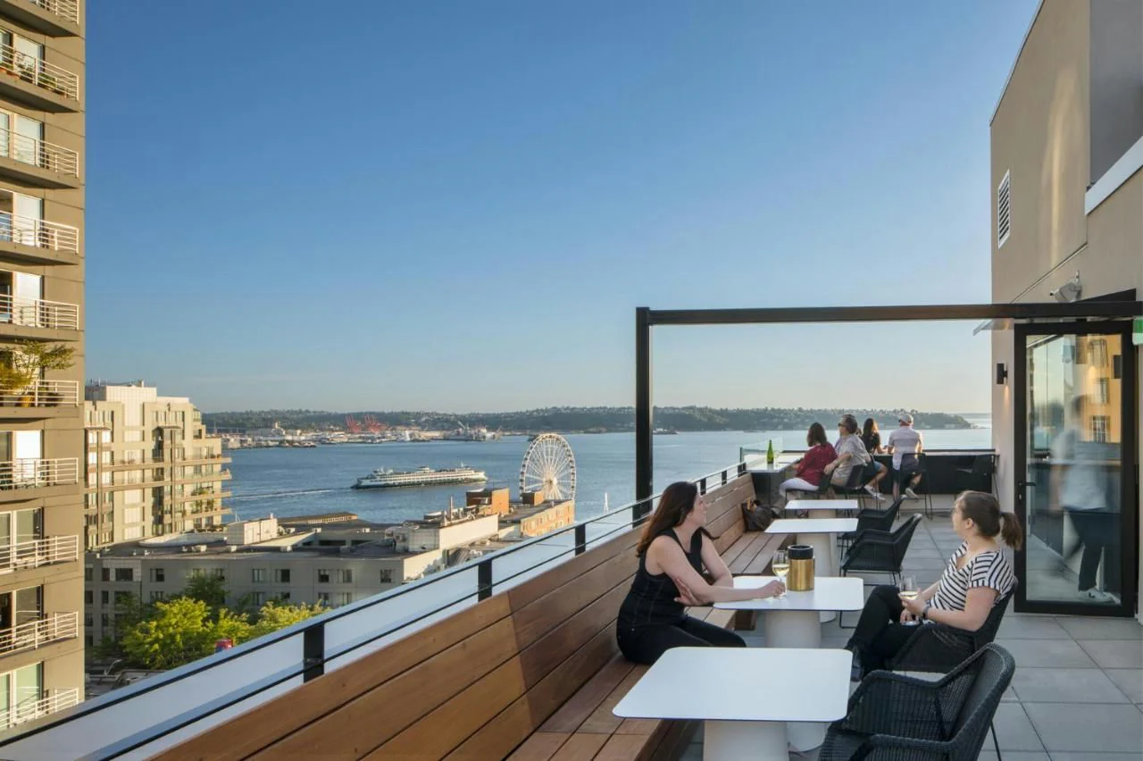 Seattle Serenity: 1-Night Hotel Retreat - Image 9