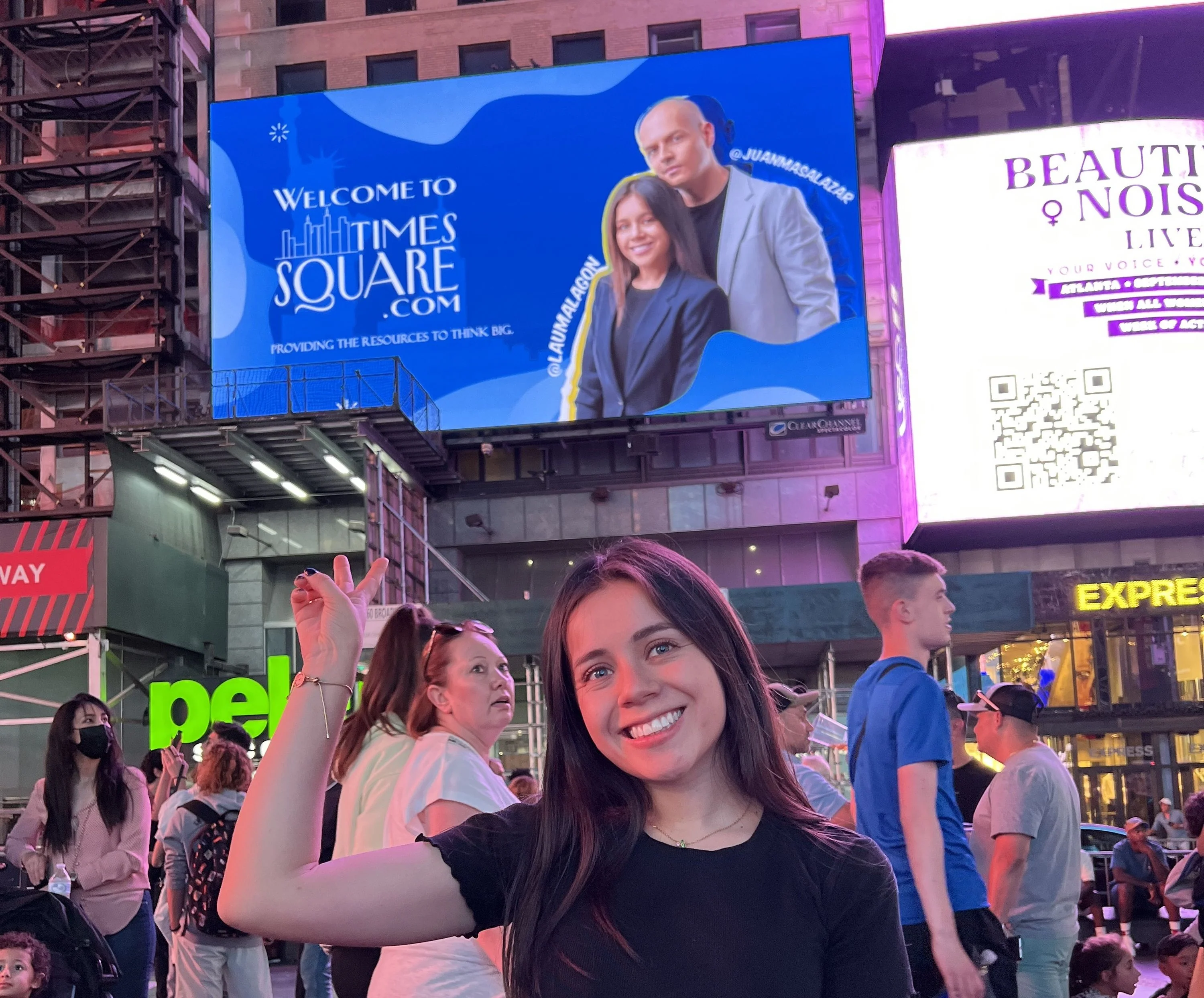 See Yourself or Loved One on a Times Square Billboard for 24 Hours - Image 3