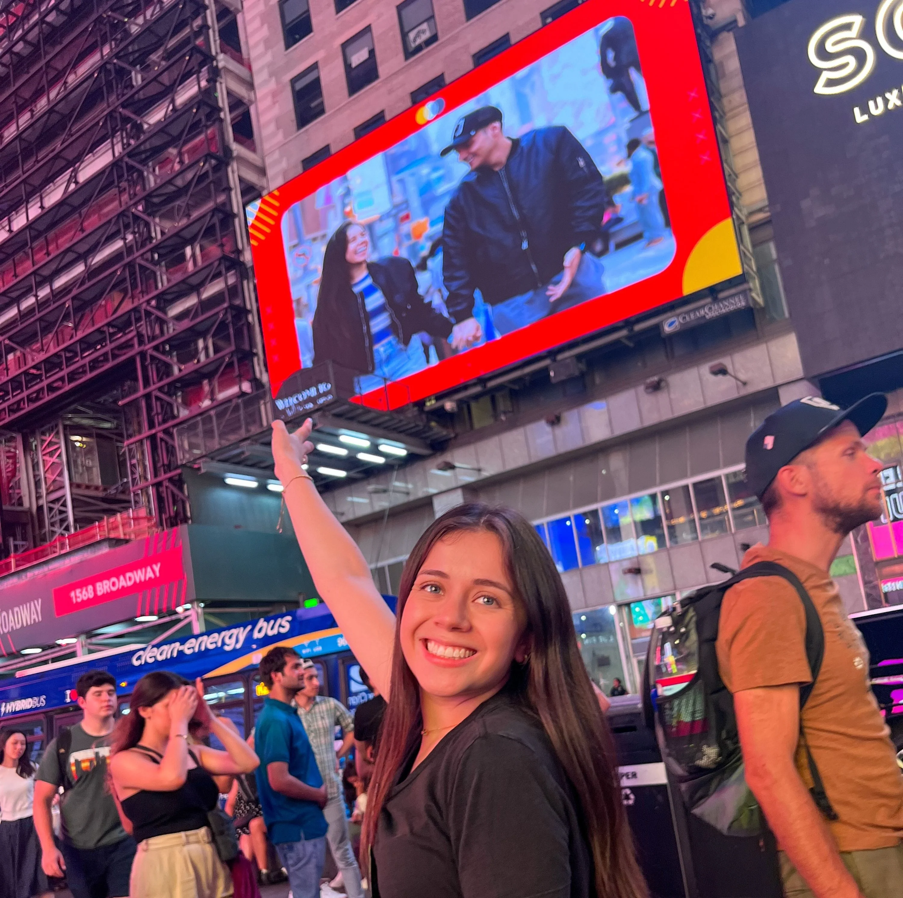 See Yourself or Loved One on a Times Square Billboard for 24 Hours - Image 6
