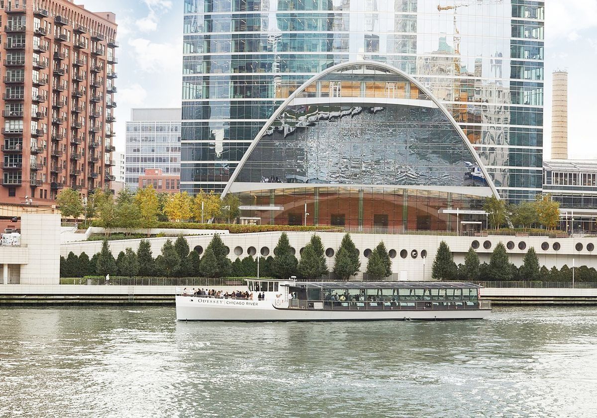 Sights & Sips Odyssey Cruise on the Chicago River