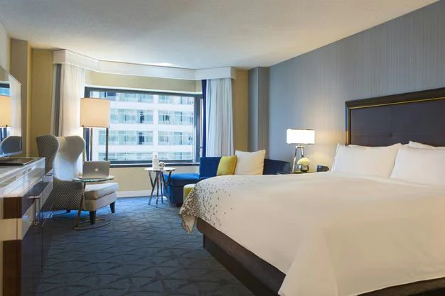 Signature Stay in Chicago: 1-Night Hotel Experience - Image 12