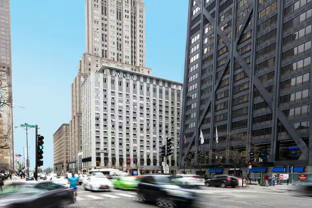 Signature Stay in Chicago: 1-Night Hotel Experience - Image 14