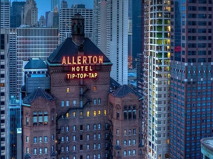 Signature Stay in Chicago: 1-Night Hotel Experience - Image 16