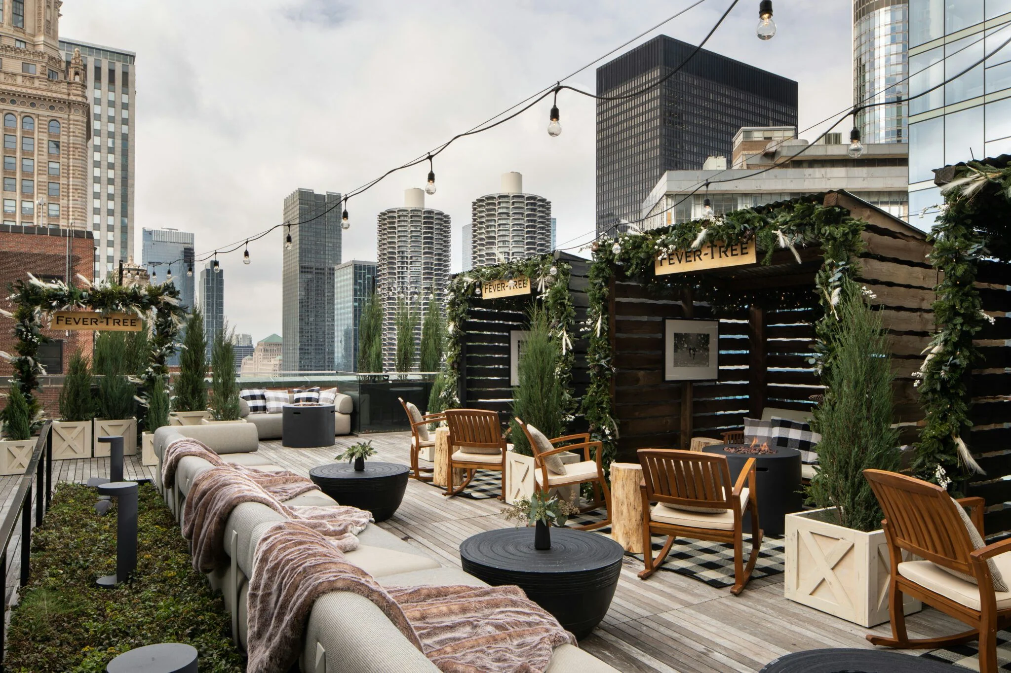 Signature Stay in Chicago: 1-Night Hotel Experience - Image 2