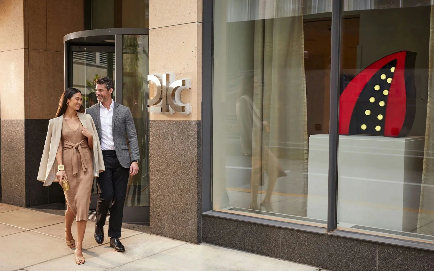 Signature Stay in Chicago: 1-Night Hotel Experience - Image 5