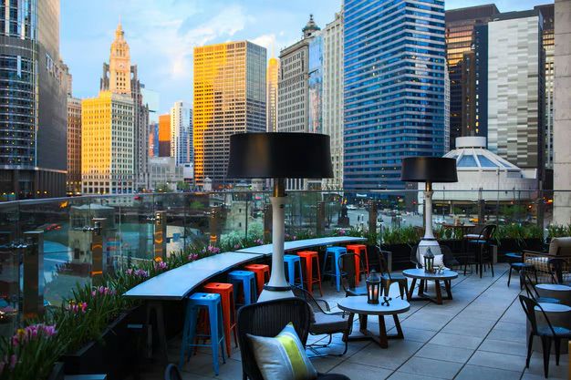 Signature Stay in Chicago: 1-Night Hotel Experience - Image 7