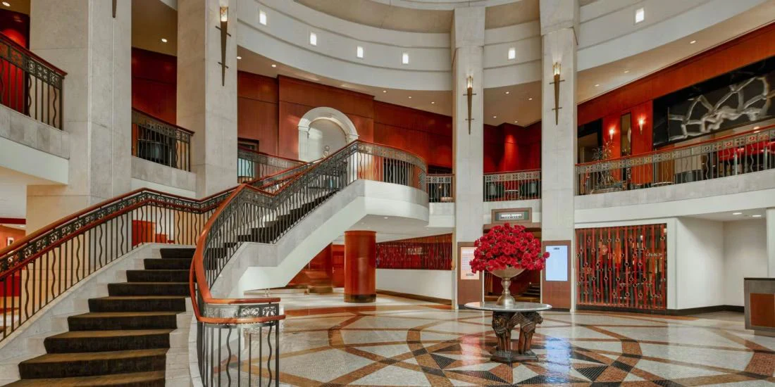 Signature Stay in Chicago: 1-Night Hotel Experience - Image 9