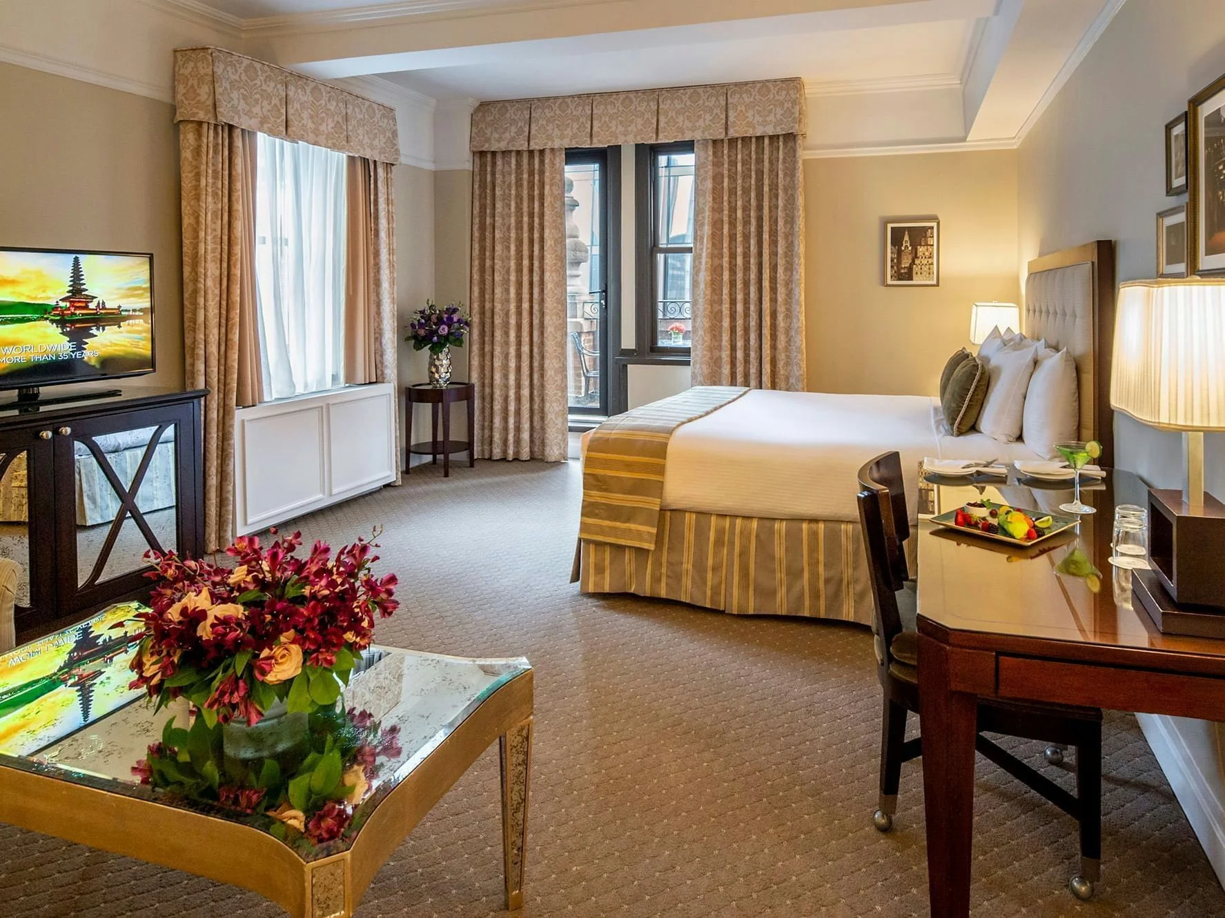 Signature Stay in NYC: 1-Night Hotel Experience - Image 10