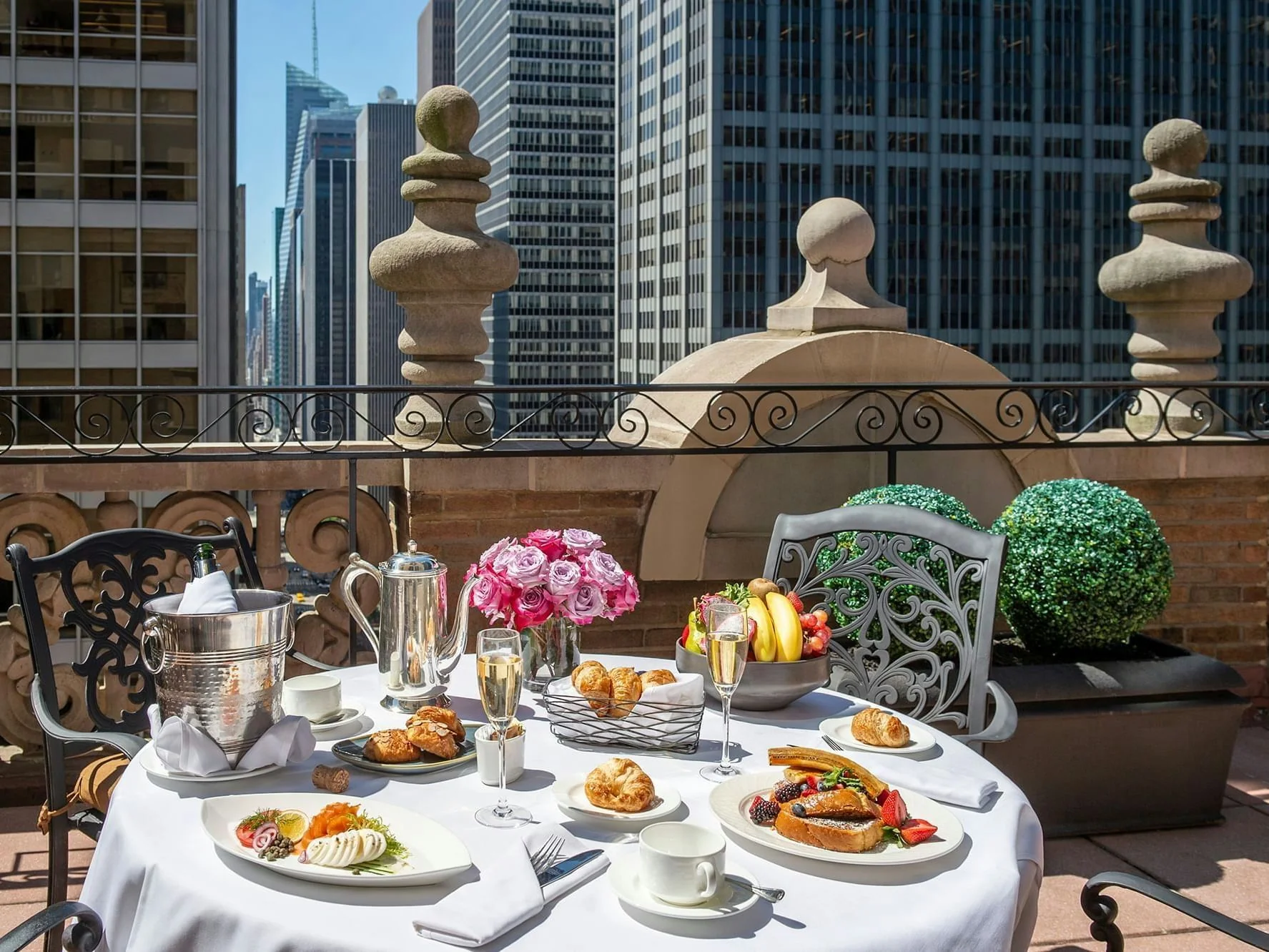 Signature Stay in NYC: 1-Night Hotel Experience - Image 2