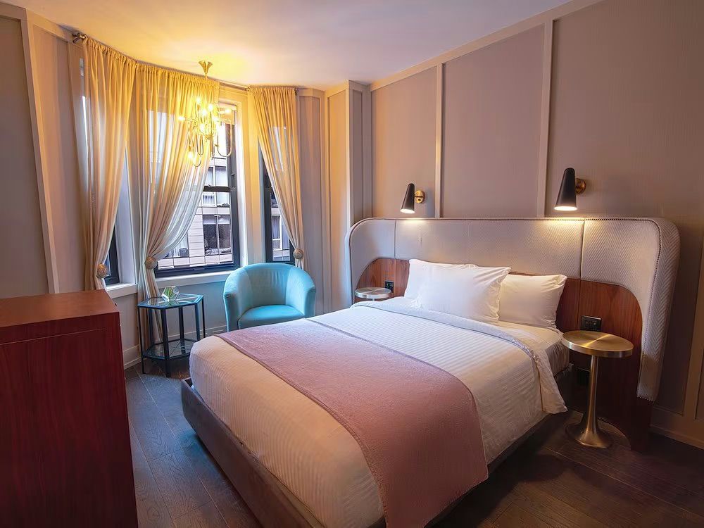 Signature Stay in NYC: 1-Night Hotel Experience - Image 8