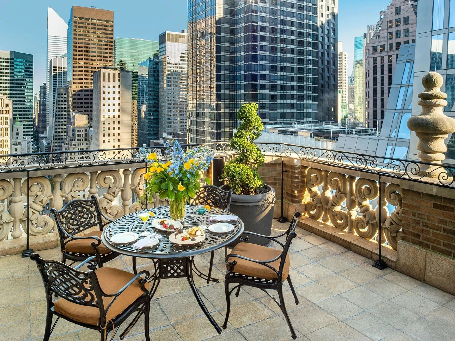 Signature Stay in NYC: 1-Night Hotel Experience - Image 9