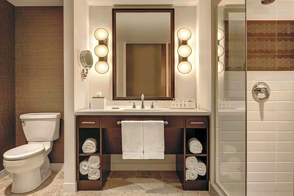 1 Night in Chicago + Michelin Dining Experience: Stay, Explore, & Indulge - Image 7