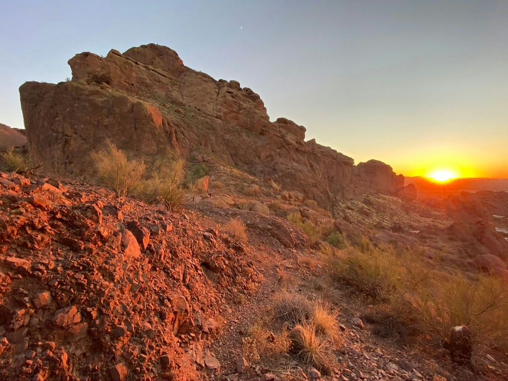 Stunning Sunset Hiking Adventure - Image 4