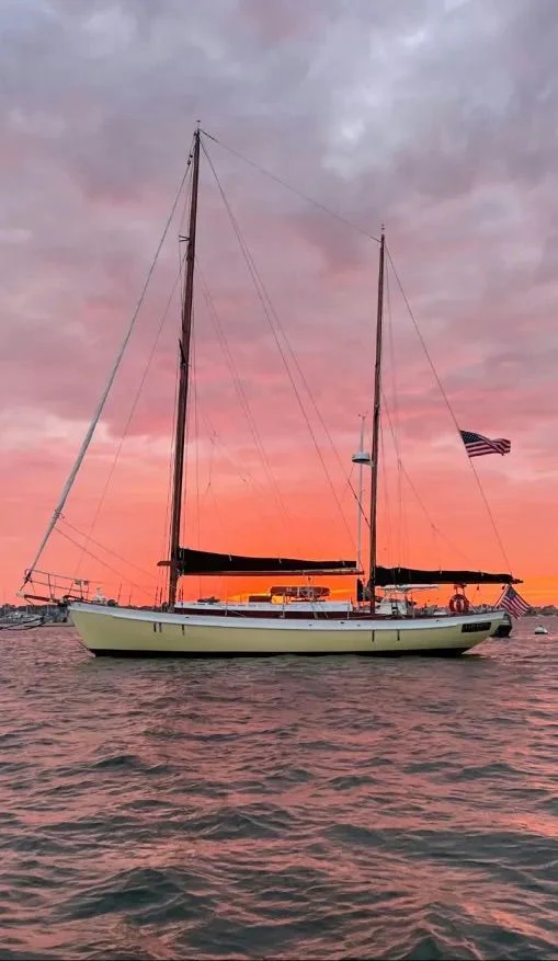 Sunset Champagne Sail on a Historic Yacht - Image 2
