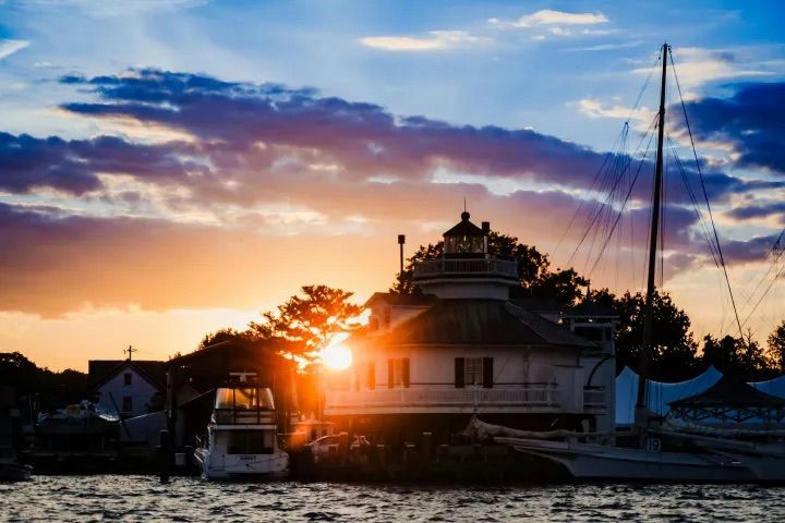 Sunset Champagne Sail on a Historic Yacht - Image 4