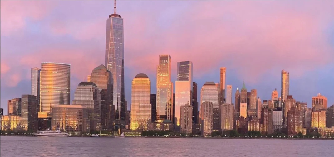 Sunset Cruise on Yacht Manhattan - Image 6