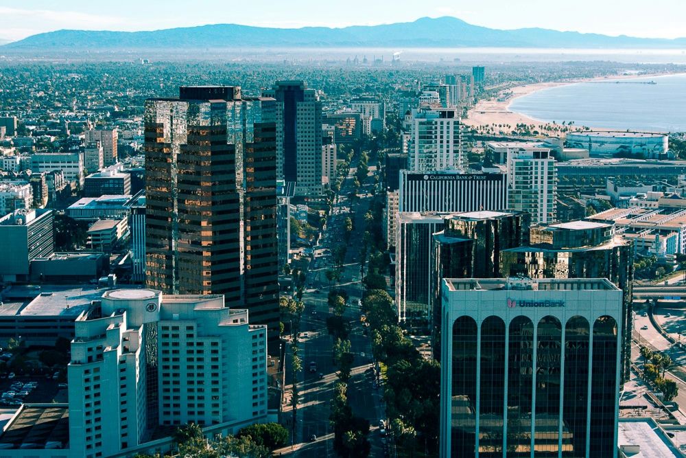 The Long Beach Harbor Tour in a R66 Deluxe Helicopter - Image 5