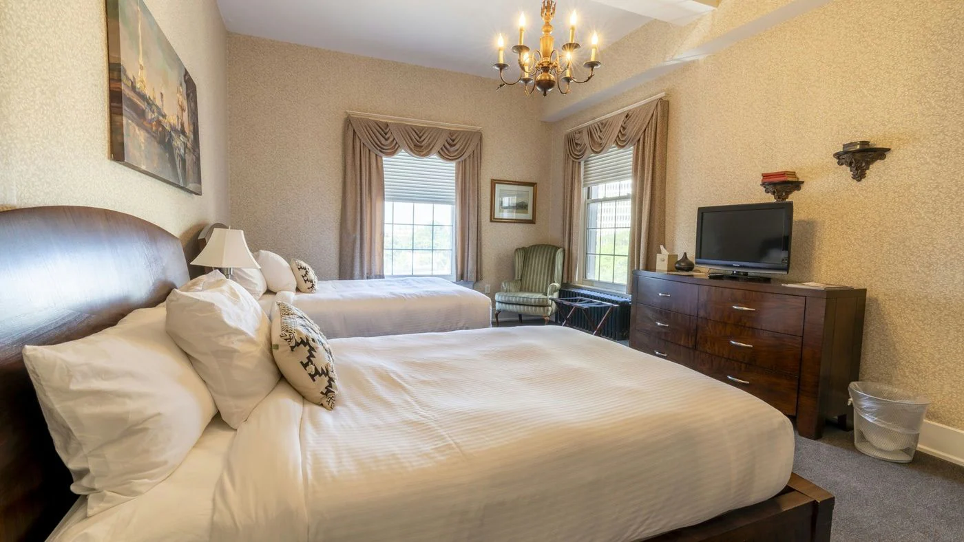Hotel Getaway at the Inn on Broadway - Image 3