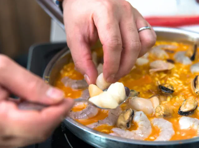 Traditional Spanish Paella Online Cooking Class with Kit Included - Image 4