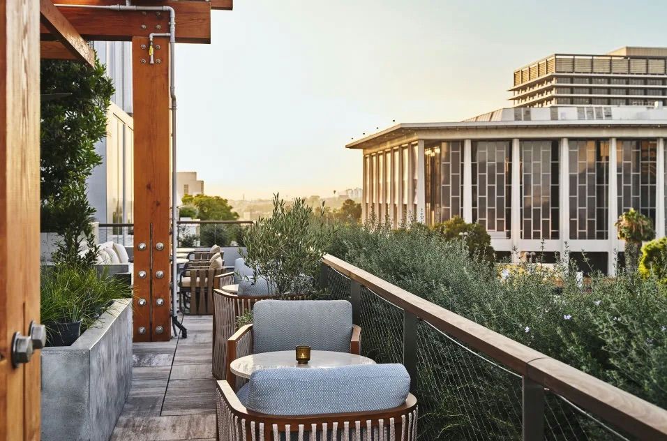 Unwind in LA Luxury: 2-Night Hotel Gift - Image 10