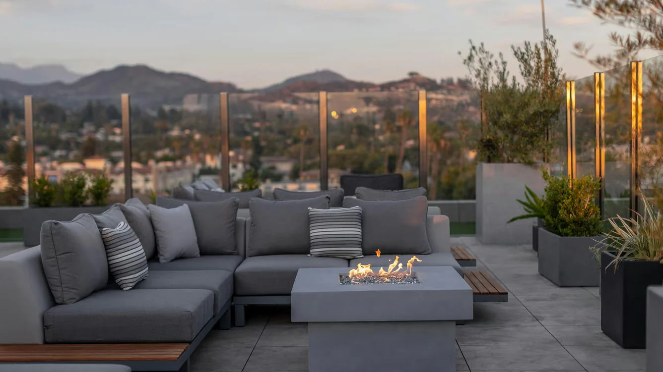 Unwind in LA Luxury: 2-Night Hotel Gift - Image 3