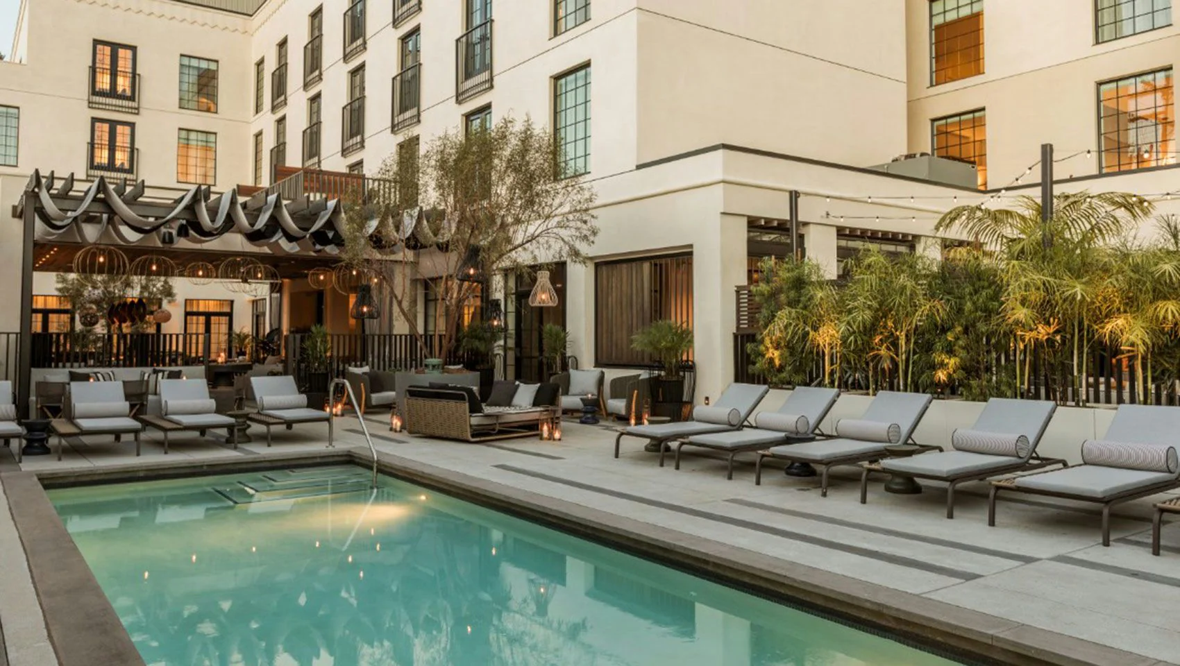 Unwind in LA Luxury: 2-Night Hotel Gift - Image 4